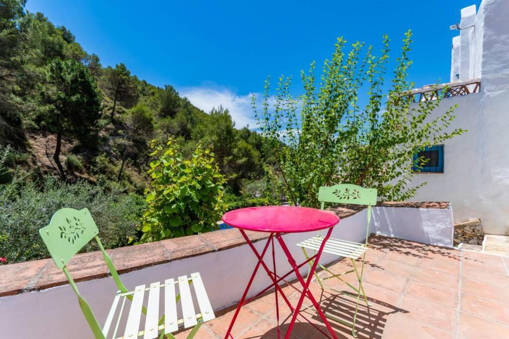 Casa Rosa, con encanto y piscinas privadas Frigiliana Exterior foto