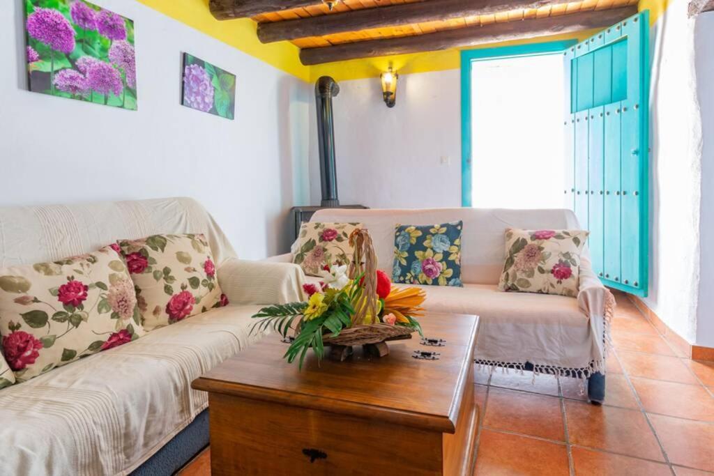 Casa Rosa, con encanto y piscinas privadas Frigiliana Exterior foto