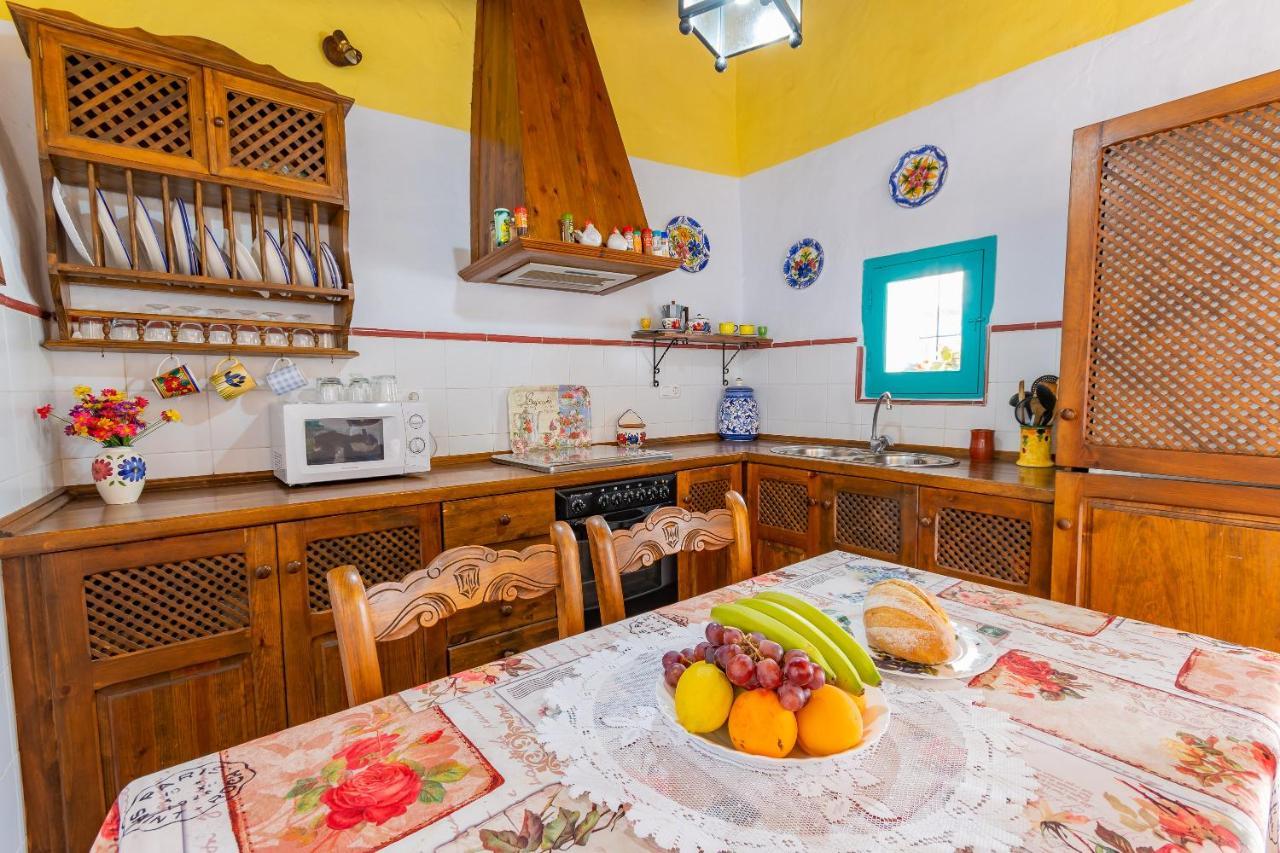 Casa Rosa, con encanto y piscinas privadas Frigiliana Exterior foto