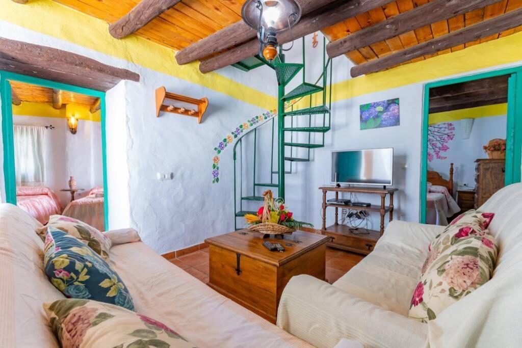 Casa Rosa, con encanto y piscinas privadas Frigiliana Exterior foto